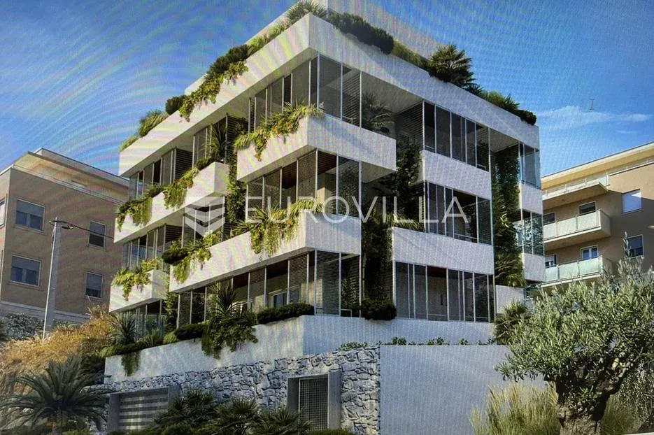Split, Žnjan dvoetažni penthouse 174,7 m² s pogledom na more, garažom i ostavom