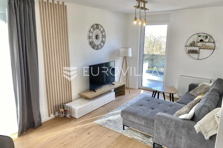 Zagreb, Jarun, prekrasan dvosoban stan 53 m²