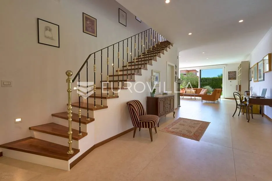 lovran, opatija, vila s bazenom, okućnicom, jedinstvena lokacija - slika 8