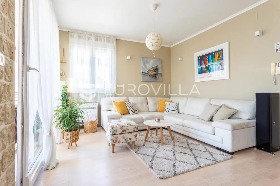 split, žnjan, dvosoban stan za dugoročan najam s pogledom na more - slika 2