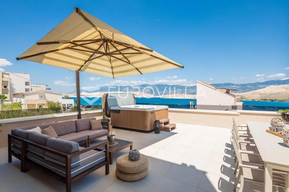 pag prekrasna villa sa pogledom na more 350 m² na 200 metara od mora - slika 11
