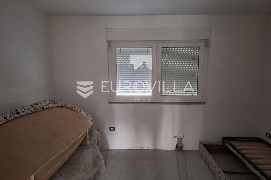 karlovac, tušilović, kuća 420 m², 3 stana - slika 7