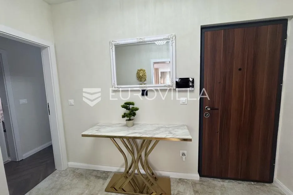 istra, rovinj, luksuzni stan 130m2 s 4 spavaće sobe na 2. katu novogradnje - najam do 1.6. - slika 8