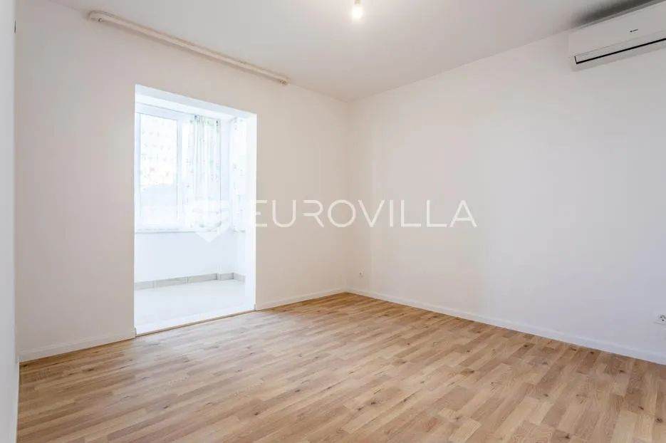 podstrana, kuća s četiri stambene jedinice u blizini mora, 340m2 - slika 13