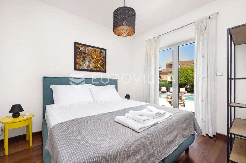 istra, banjole, prekrasna vila 277 m² na velikoj okućnici, 300 m od mora - slika 9