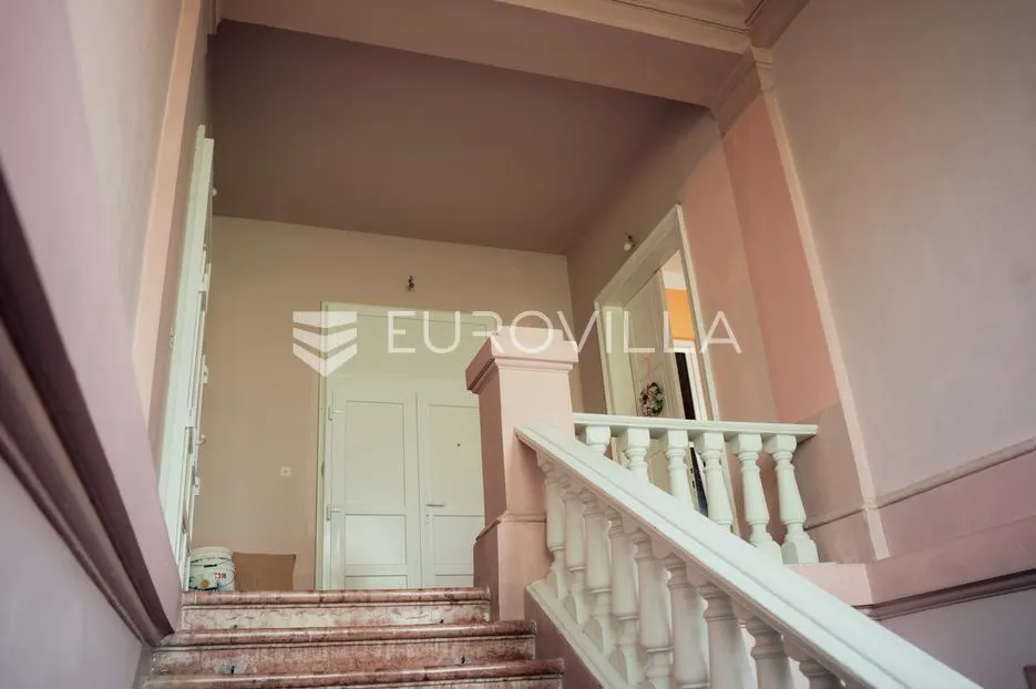 vinkovci, centar, građanski stan u povijesnoj zgradi, 163 m² s velikim potencijalom - slika 14