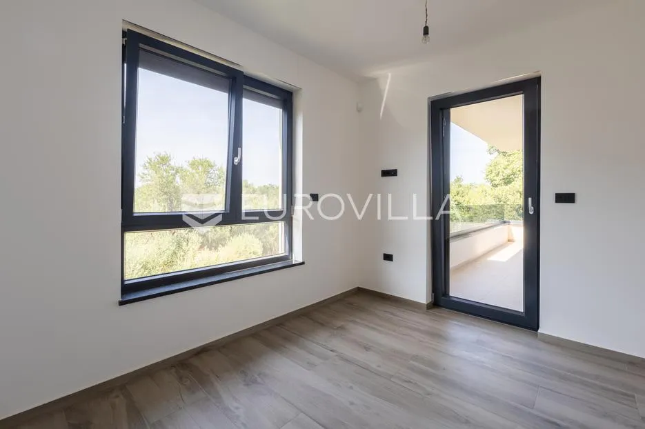 medulin, kvalitetna i moderna duplex kuća b, s grijanim bazenom 30 m² i garažom, 146 m² - slika 13