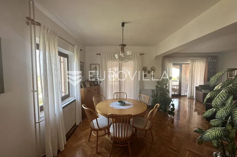 štinjan, prekrasna kuća u nizu s vrtom i pogledom more 300 m² - slika 30