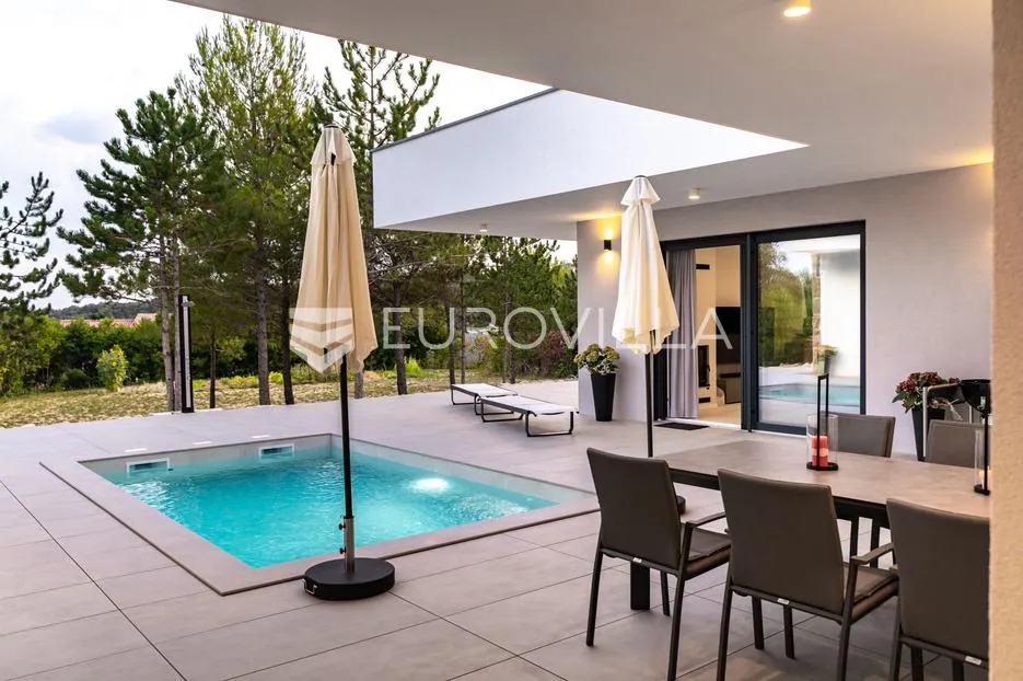 otok rab, palit, luksuzna vila s 5000 m² okućnice - slika 4