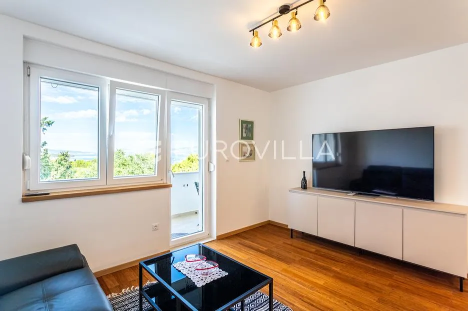 split, skalice, renoviran dvosoban stan 61 m², prvo useljenje, dugoročno - slika 2