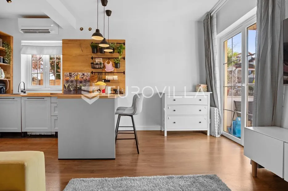 istra, funtana, novouređeni stan 60 m² u visokom prizemlju sa lijepim vrtom - slika 2