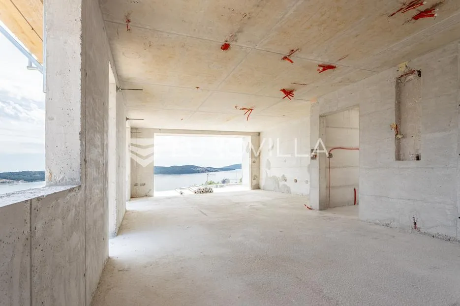 Trogir, dvosoban stan u izgradnji površine 63.99 m²