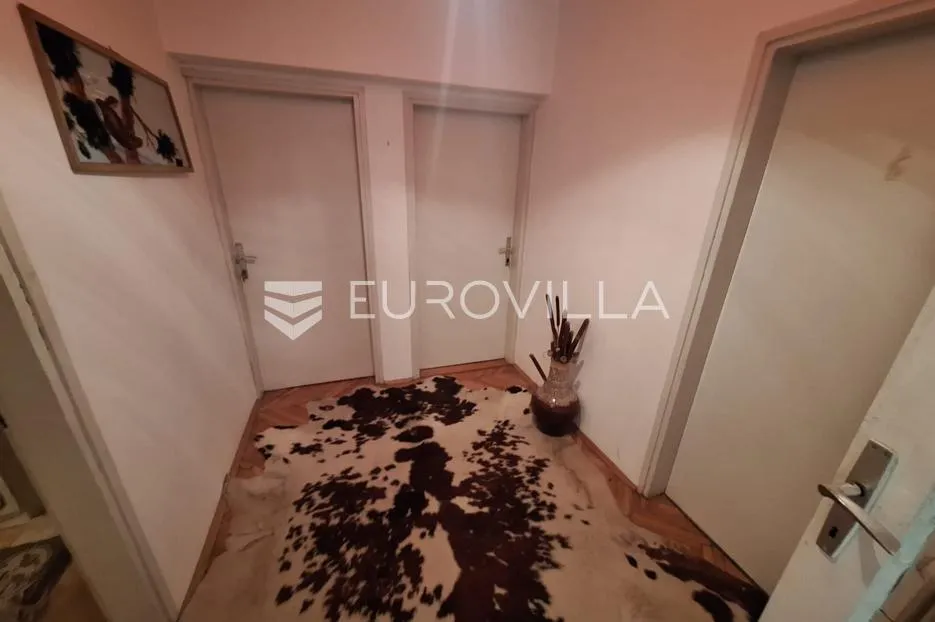 karlovac, borlin, kuća 720 m² s poslovnim prostorom, gospodarskom zgradom i nogometnim terenom - slika 9