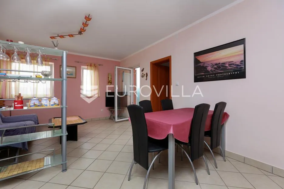 novi vinodolski, dvosobni stan od 54 m² s prekrasnim pogledom i potkrovljem od 30 m² - slika 3