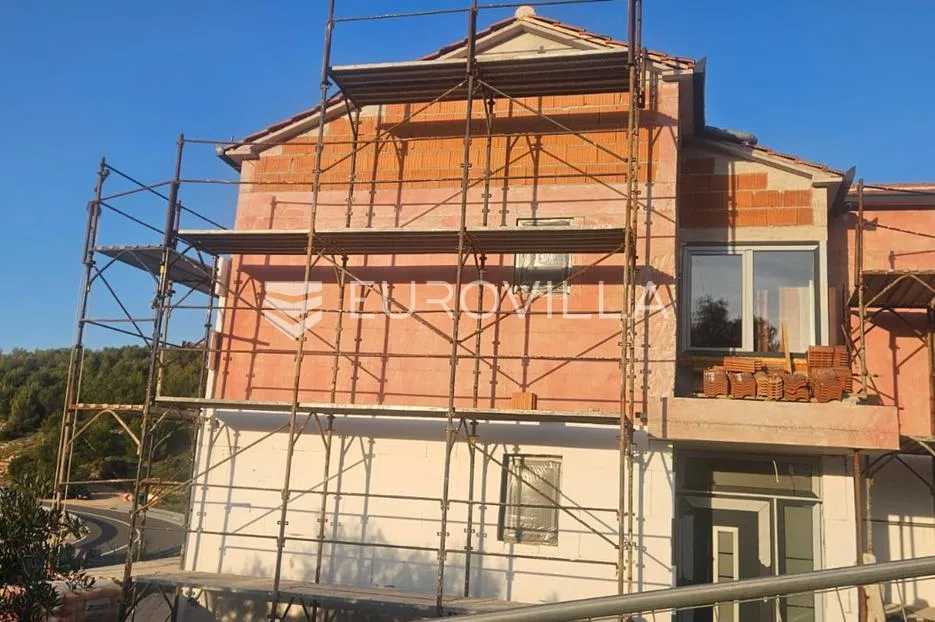 primošten, predgrađe nova kuća od 250 m², tri sobe i pogledom na more 100 m od plaže - slika 5