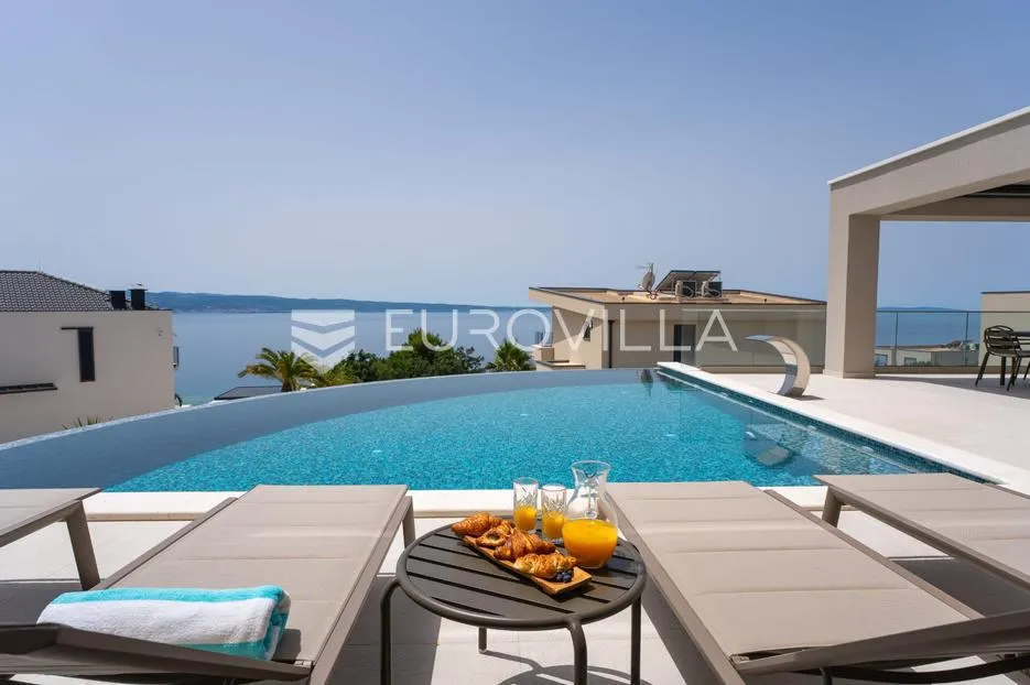 split, podstrana, luksuzna vila s garažom, bazenom i panoramskim pogledom na more - slika 7