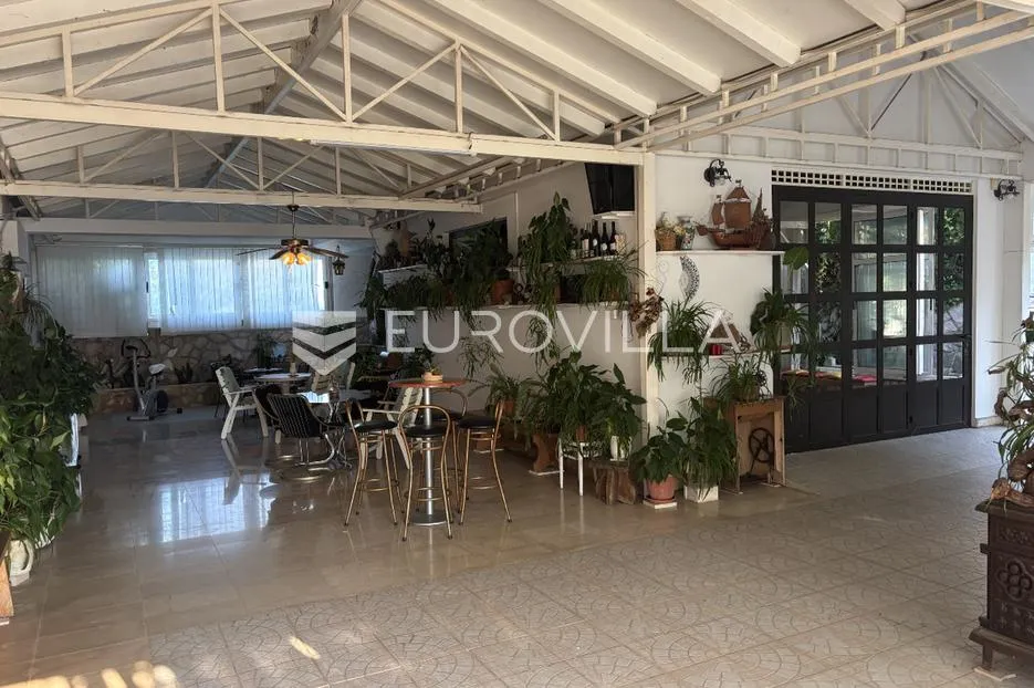 hvar, jelsa, stambeno poslovni kompleks idealan za investiciju - slika 18