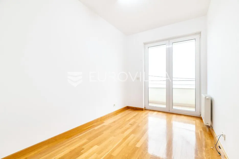 zagreb, gajnice, poslovna zgrada novije gradnje s tri stana, vrtom, ostavom i garažom, 453 m² - slika 7