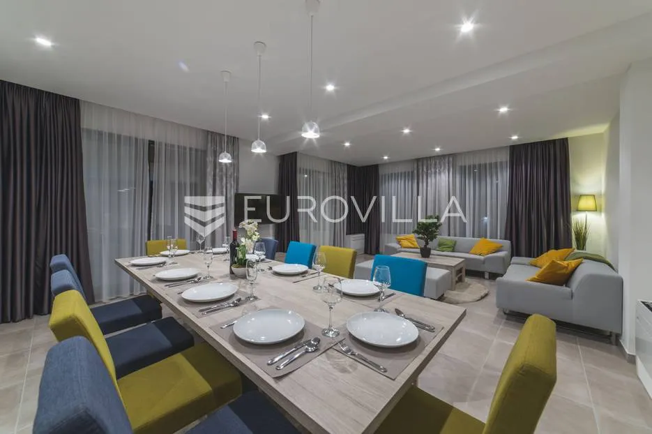 trogir, luksuzna vila s bazenom, nkp 368 m2 - slika 64