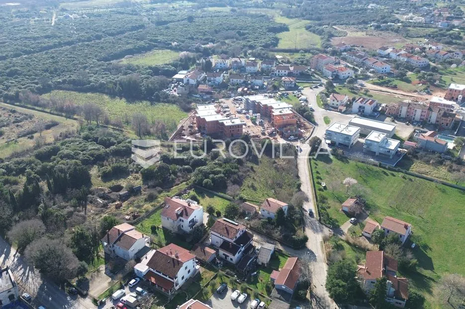 pula, valdebek: prostrano zemljište 11527 m² za višestambenu izgradnju, izvrsna lokacija - slika 3