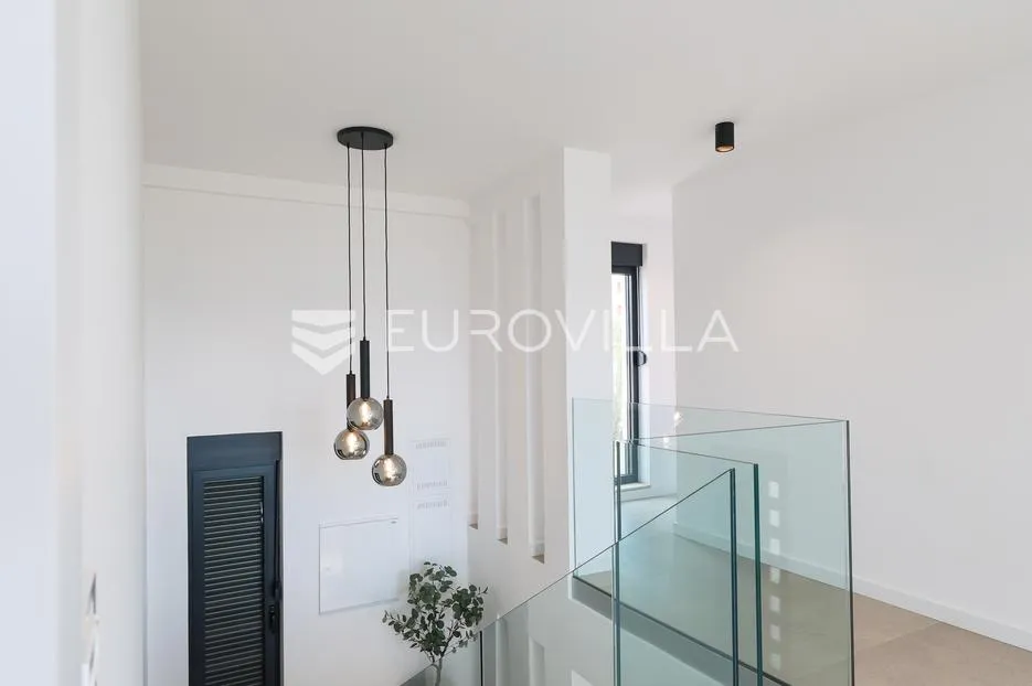 zadar, maslenica, luksuzna vila s bazenom i neometanim pogledom na more 254 m² - slika 90