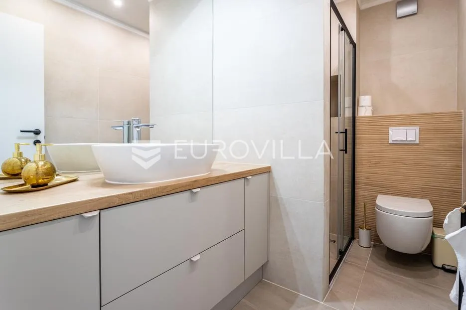 kaštel novi, novouređen dvosobna stan - slika 7