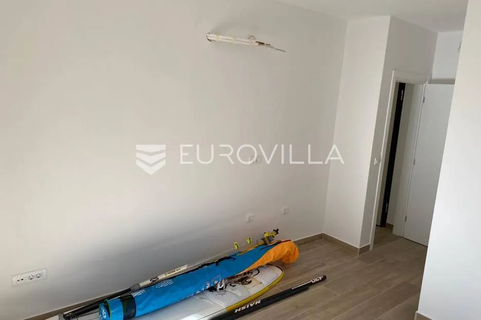 bol, atraktivan trosoban apartman 87,67 m² s vrtom novogradnja - slika 12