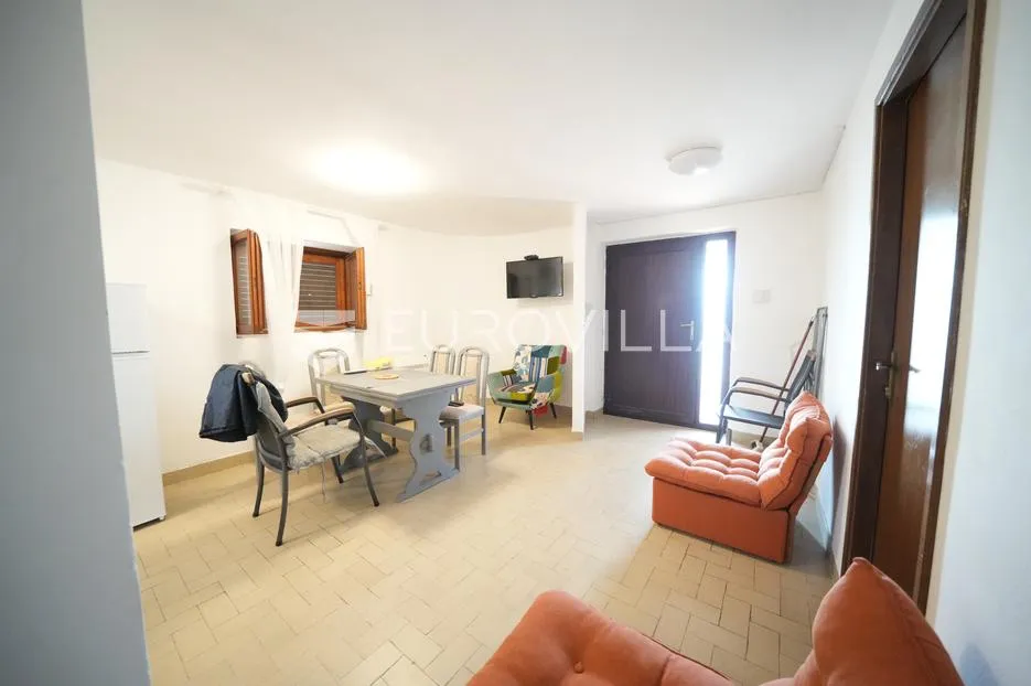 zadar, diklo vila prvi red do mora razvedena na tri etaže 377 m² - slika 24