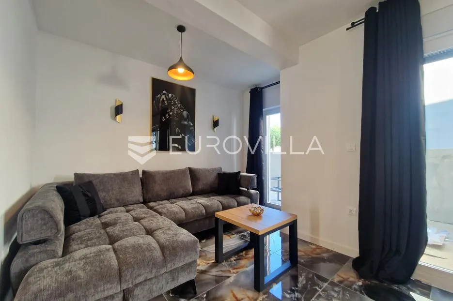 vir, moderan apartman s dvije spavaće sobe, terasom, vrtom i 2 parkirna mjesta, centar - slika 17