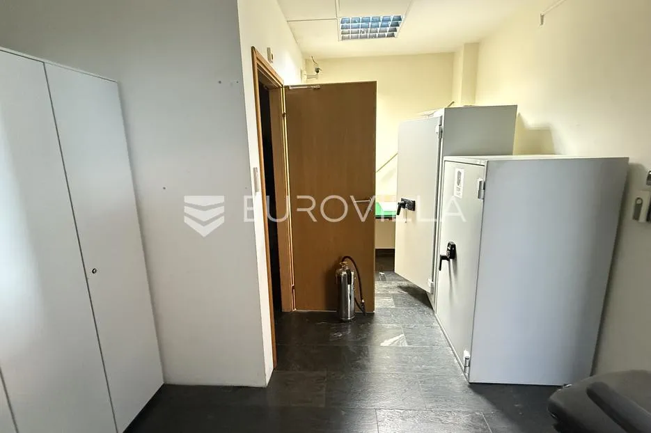 osijek, čepin, iznajmljuje se poslovni prostor od 161 m2 - slika 5