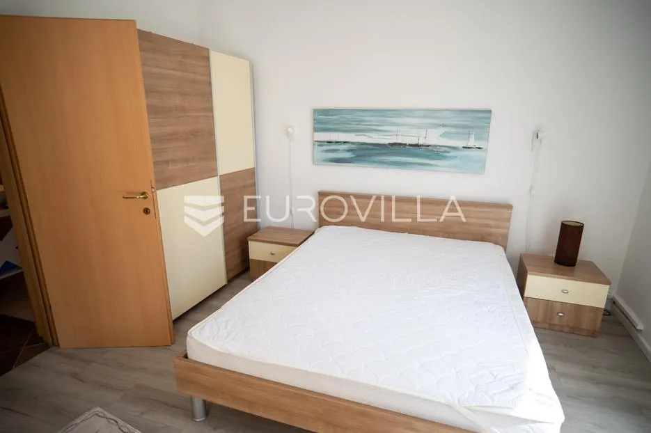 novi vinodolski, centar, dvosoban stan s velikom terasom 70 m od mora - slika 8