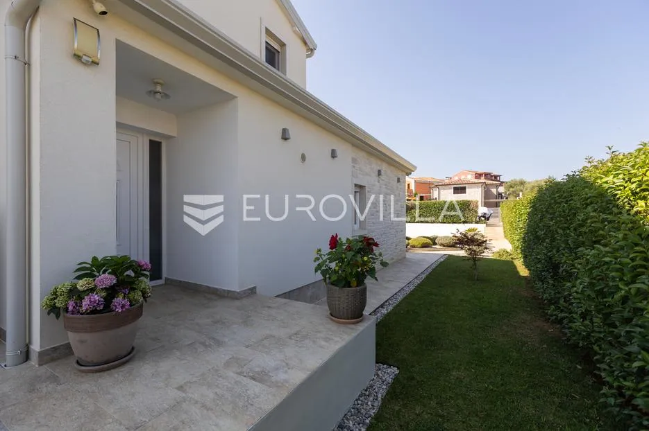 istra, tar, kamena vila s bazenom - slika 6