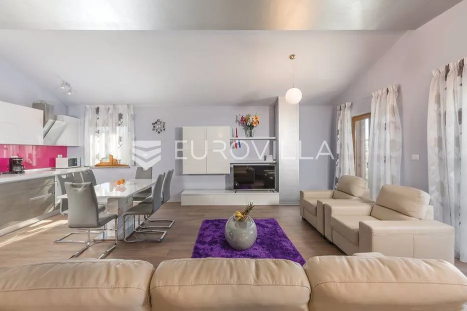 medulin, volme, luskuzni penthouse 200 m od mora - slika 13