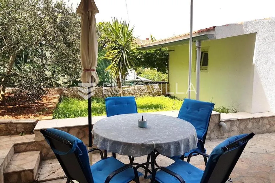 brač, supetar, samostojeća kuća s četiri stambene jedinice - slika 6