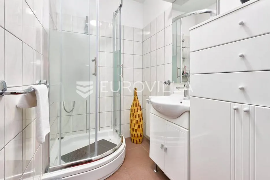 ivanić grad, caginec, kuća ukupne površine 233 m² s bazenom - slika 12