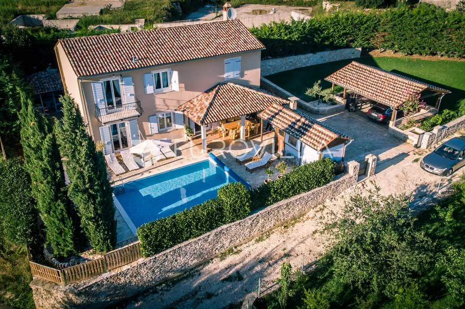 Istra, Smoljanci, prekrasna istarska vila