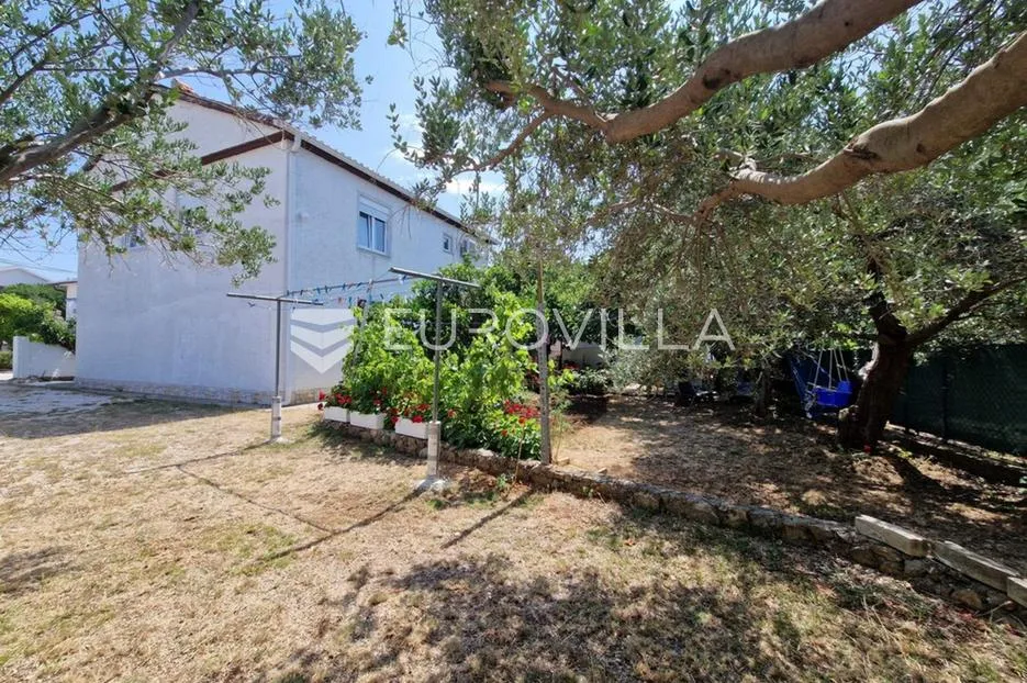 vir, apartmanska kuća s 3 jedinice, velikom okućnicom i potencijalom za bazen blizu centra - slika 3