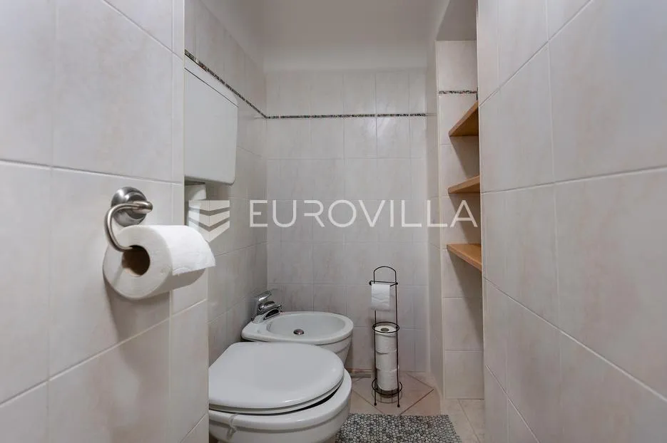 opatija, centar, trosoban stan 90 m², panormaski pogled na more - slika 11