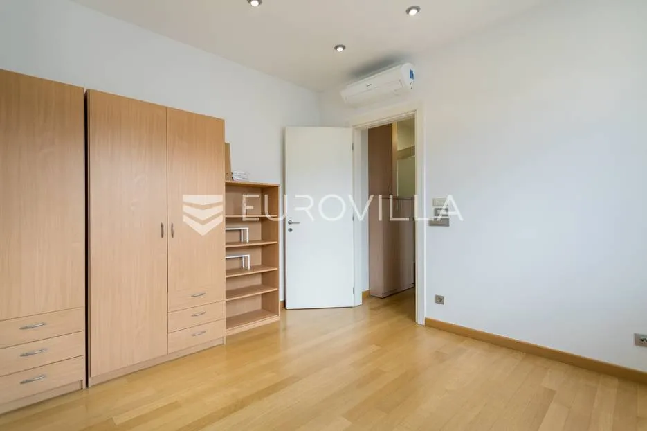 babonićeva, luksuzan peterosoban penthouse nkp 190 m2 - slika 13