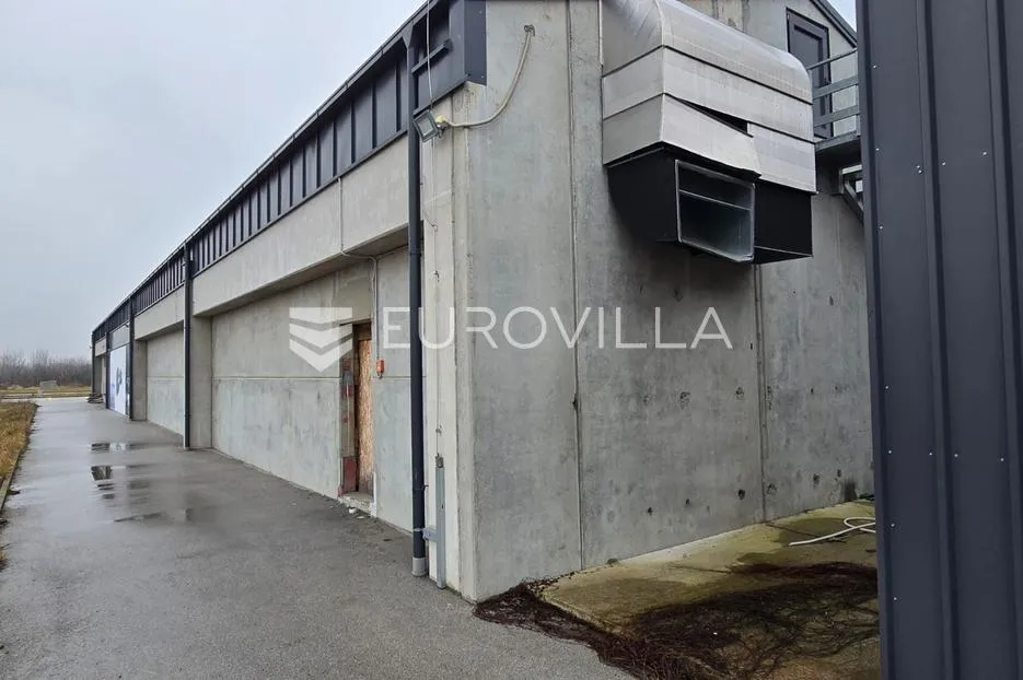 ivanić grad proizvodno skladišni prostor hala 514m2 na zemljištu 4163m2 - slika 3