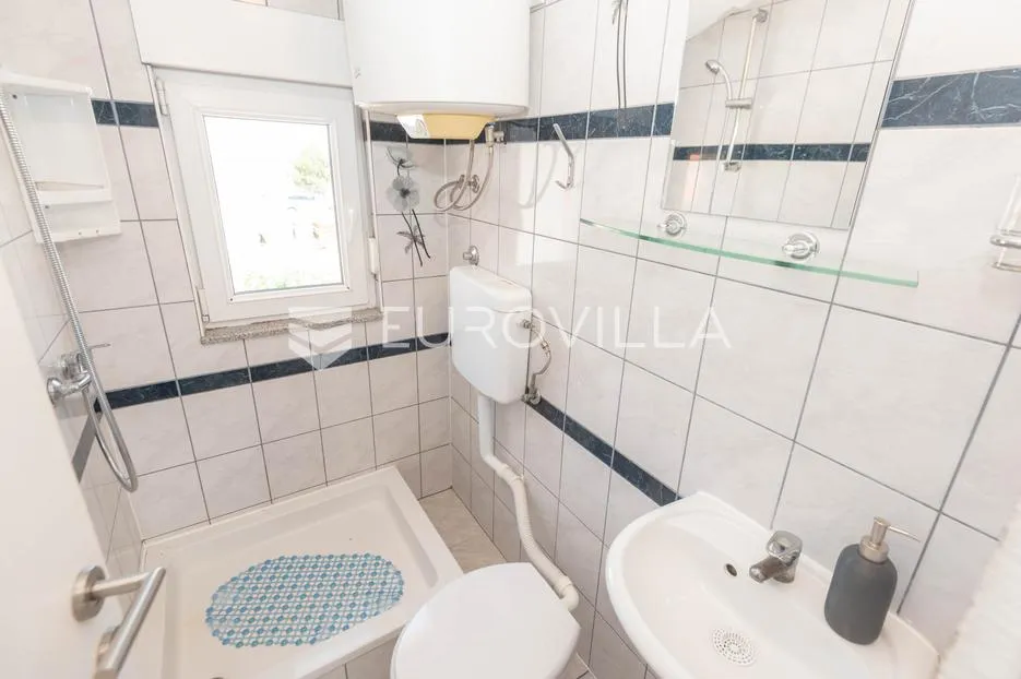 rogoznica, apartmanska kuća sa sedam stambenih jedinica, pogledom na more i rogoznicu - slika 22