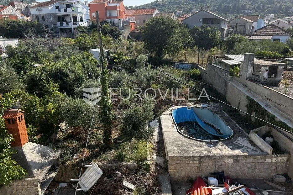 ugljan, preko kuća prvi red do mora s bazenom 250 m² za adaptaciju - slika 11