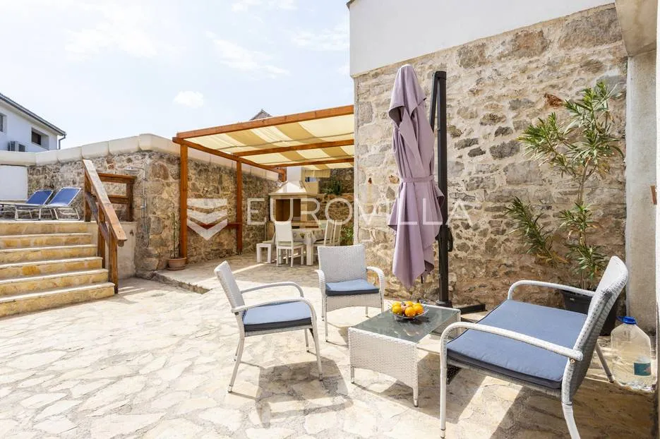 hvar, vrbanj, renovirana kamena kuća - slika 38