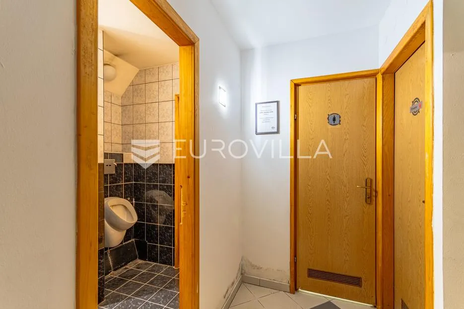 varaždin, centar, poslovni prostor površine 145 m² s terasom - slika 7