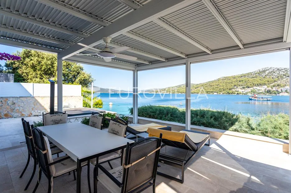 trogir, seget vranjica prekrasna kuća prvi red do mora - slika 4