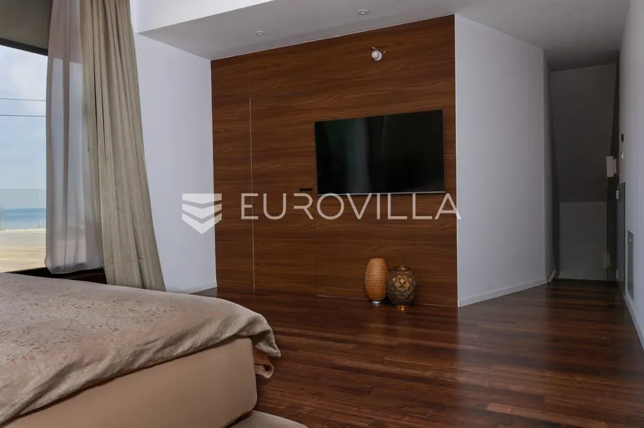 matulji, penthouse peterosobni dvoetažni stan160 m², terasa 130 m² i privatna okućnica 250 m² - slika 24