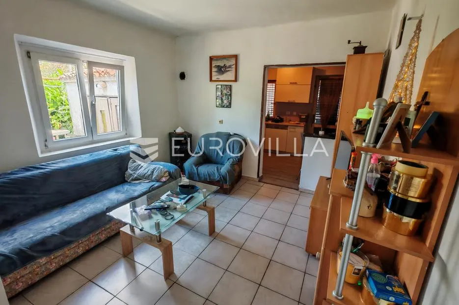 pula, kaštanjer, kuća u nizu 149.24 m², prilika za investitore, top lokacija - slika 5