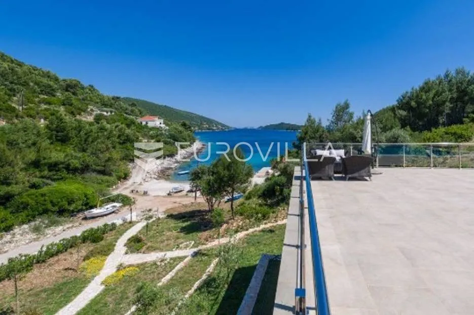 korčula, atraktivna vila prvi red do mora - slika 9