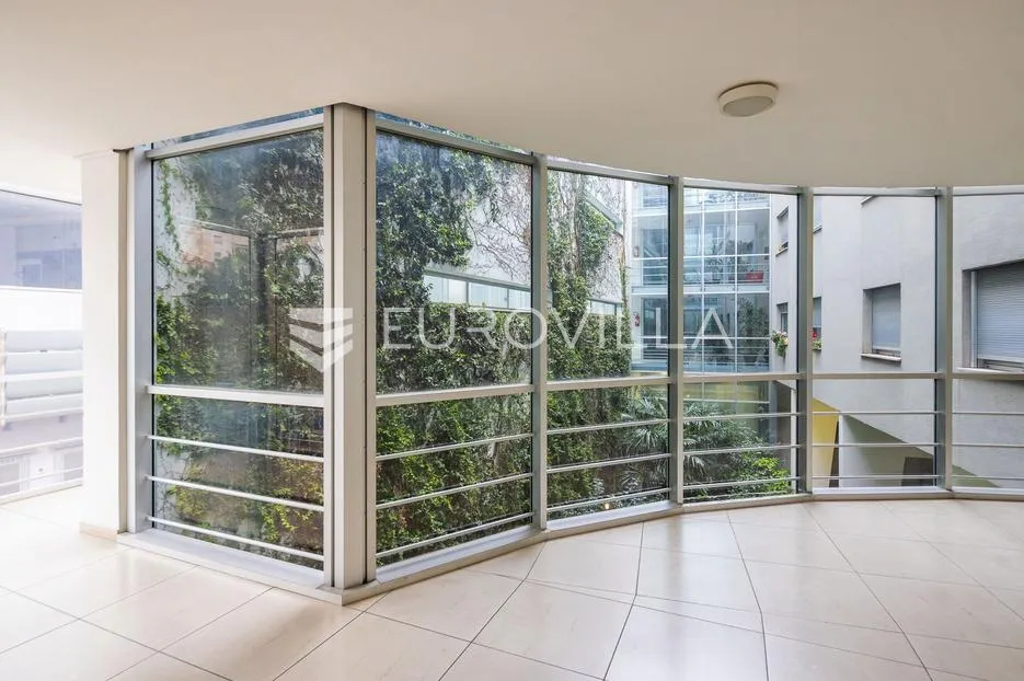 split, firule, luksuzan dvosoban stan 82m2, parking, do 1.6.2026. - slika 15