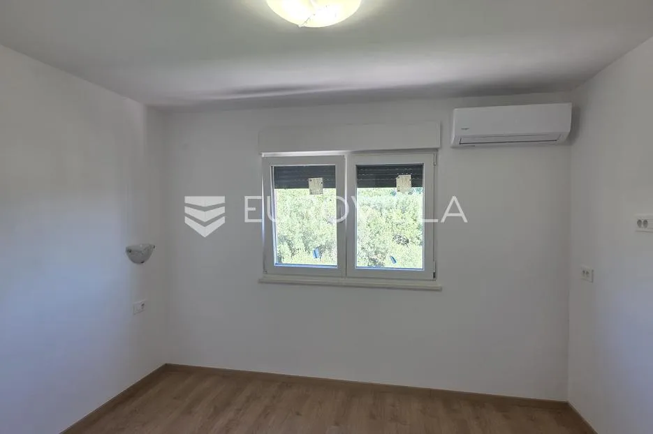 rab, banjol, jednosoban stan u novogradnji u blizini mora - slika 3